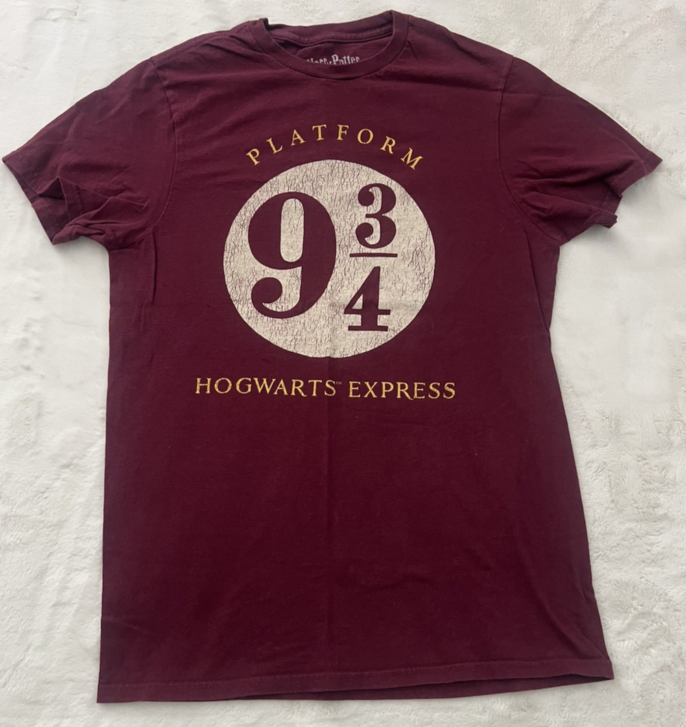 Harry Potter Platform 9 3/4 Hogwarts Express T Shirt Mens Small Burgundy